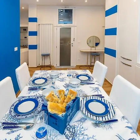 Bianca Azzurra דירה *